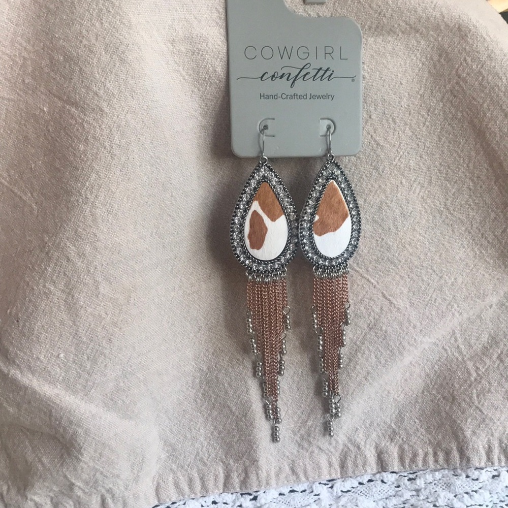 NWT~ Brown & White Teardrop Fringe Earrings